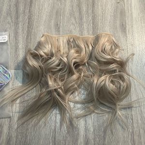 Platinum blonde synthetic extensions 14”